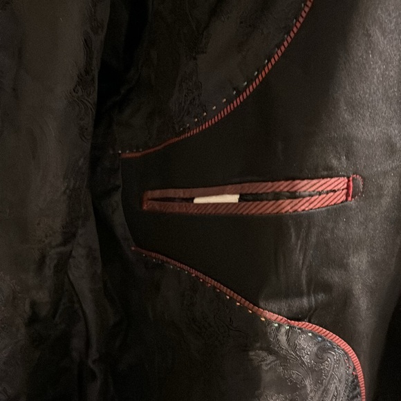 SIZE XL men’s dress jacket. With bow tie , Bought at spirit Halloween . - Picture 4 of 5